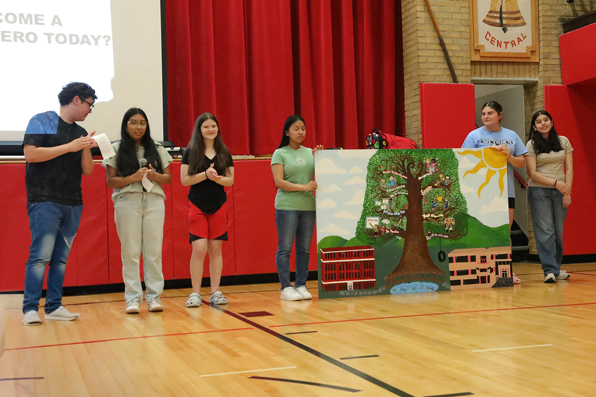 LHS artists unveil Leader in Me mural at LES